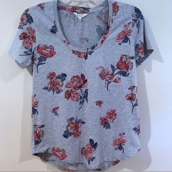 Lucky Brand Tops - ♥️ Lucky Brand Embroidered Grey Floral Top Small